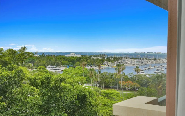 Relaxing Condo with Free Parking