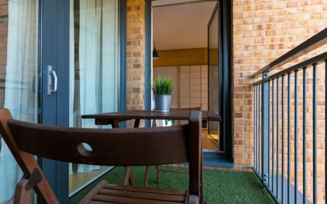 Bright Comfy 2 bed in trendy Dalston