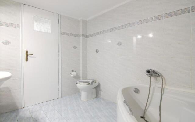 Comfy apartment for 6 people in Heraklion