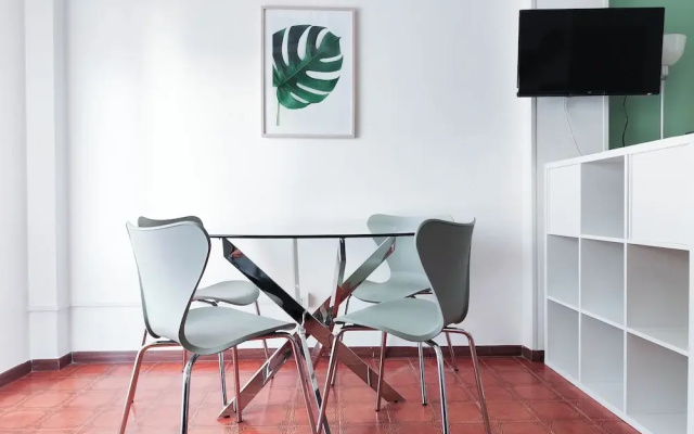 Beachside Studio With Shared Pool