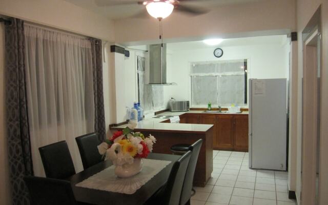 Captain Cook Apartments