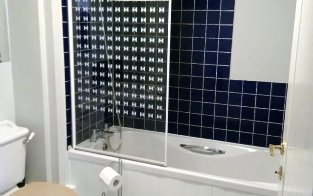 Riverside Court Apartment