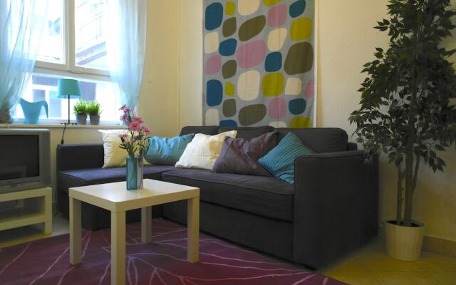 Budget Apartment by Hi5 - József Attila 18.