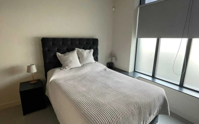 Sleek & Central 1BD Flat - Battersea Park