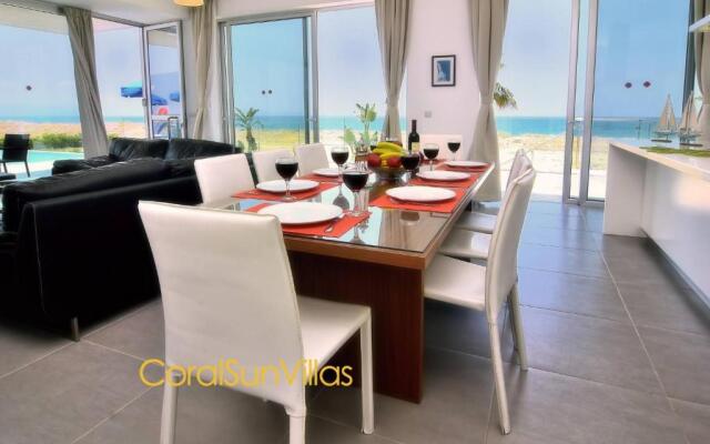 "blue - Beach Front Spectacular Villa Sleeps 10"