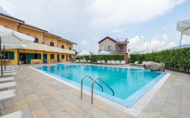 Villa With Pool, 100m From the Sea