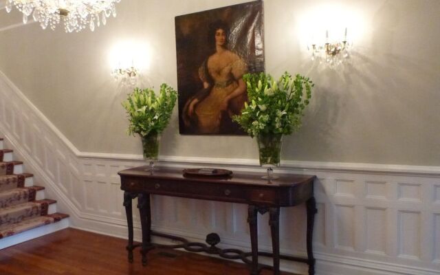 The Twelve Oaks Bed & Breakfast