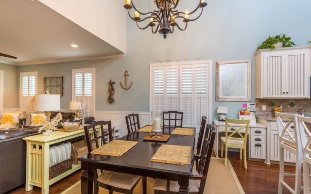 1067 College by Hodnett Cooper