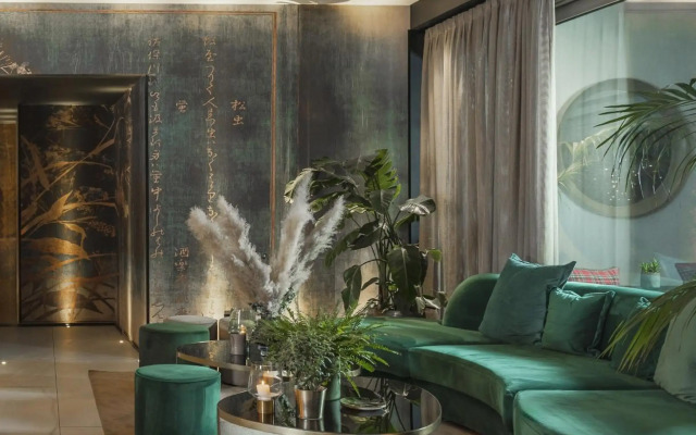 We Me Suite Hotel