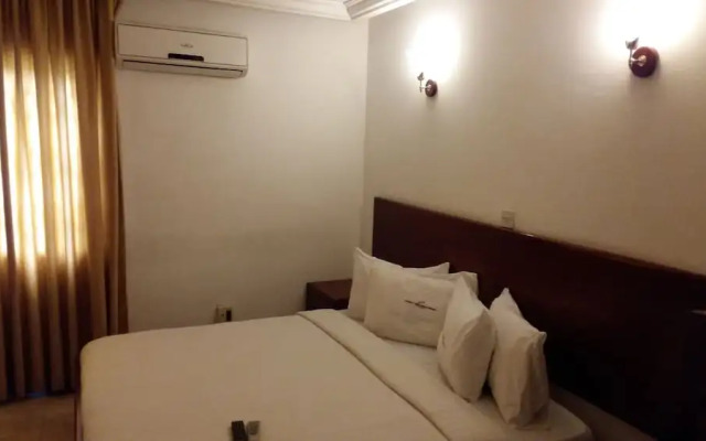 Afrikiko Riverfront Resort