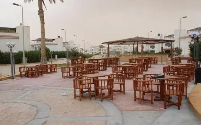 Palm Beach Host Mark