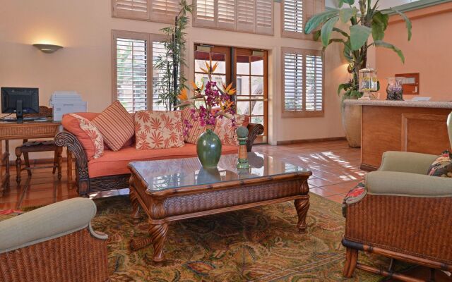 La Fuente Inn & Suites