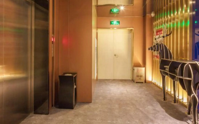 H Hotel (Zhengzhou Hanghai Guangchang Metro Station)