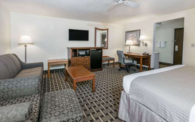 Baymont by Wyndham Arlington At Six Flags Dr