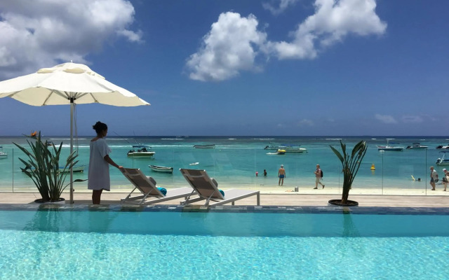 OBiches Luxury Beachfront Apartment Trou-aux-Biches