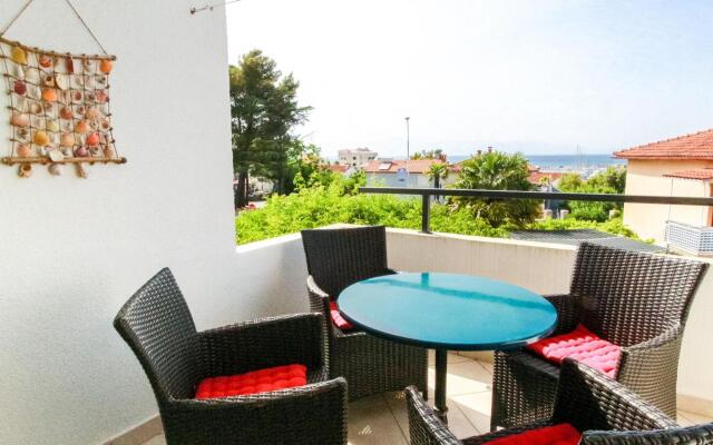 Simplistic Apartment in Malinska near Sea