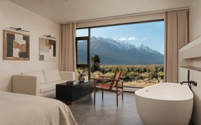 Floating Life Boundless Wild Resort