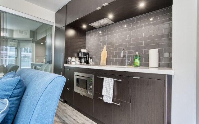 Yorkville Modern 1 Bedroom Suite Toronto