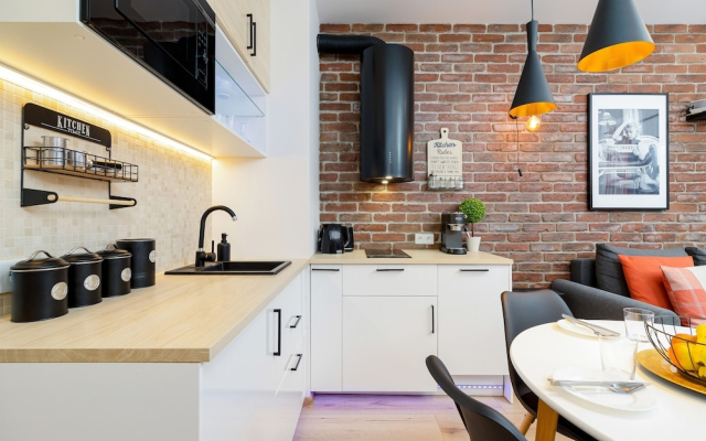 Movie Jacuzzi Apartment by Renters