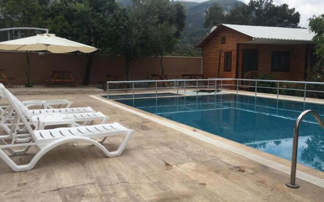 Pleasant Flat With Balcony and Pool in Konyaalti