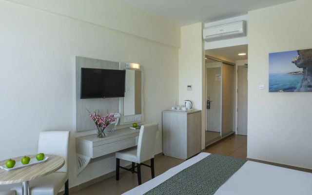 Tofinis Hotel