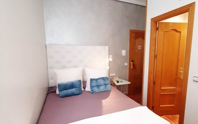 Hostal Las Fuentes - Adults Only