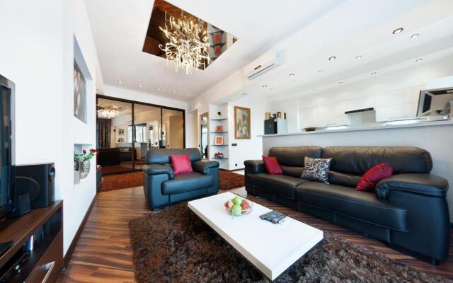 Alex Apartments