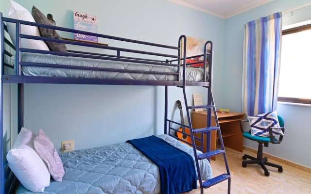 Peaceful Haven With Stunning Views Close to sea