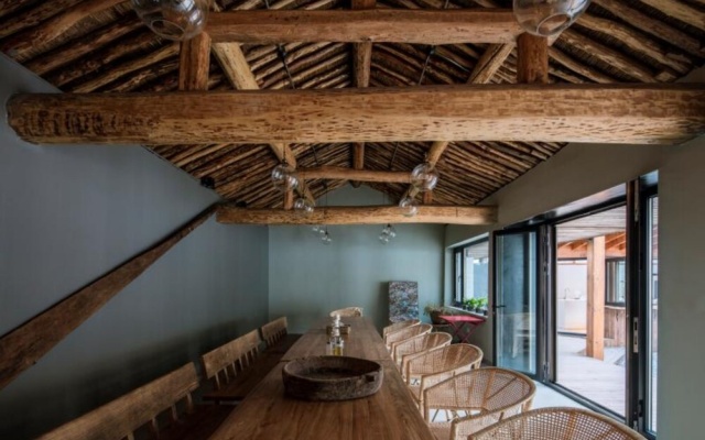 Yi She Mountain Inn – Balcony – Beijing
