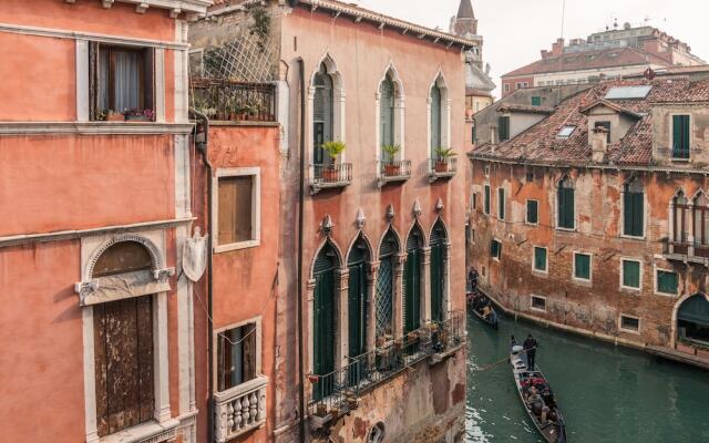 La Fenice Theatre Exclusive Flat