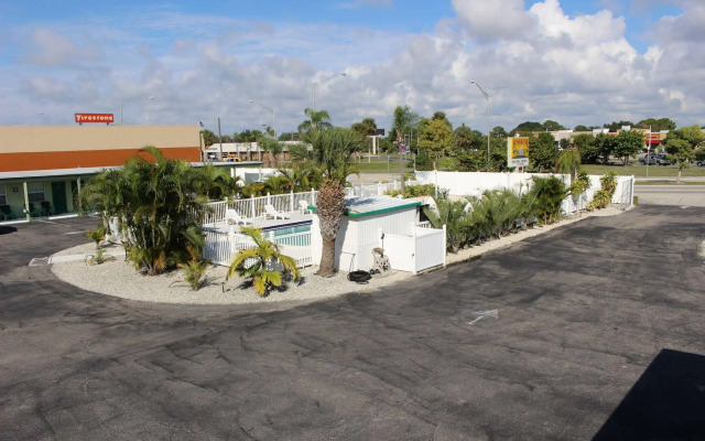 Sunshine Inn & Suites Venice, FL