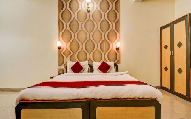 OYO 22110 Hotel Karni Palace