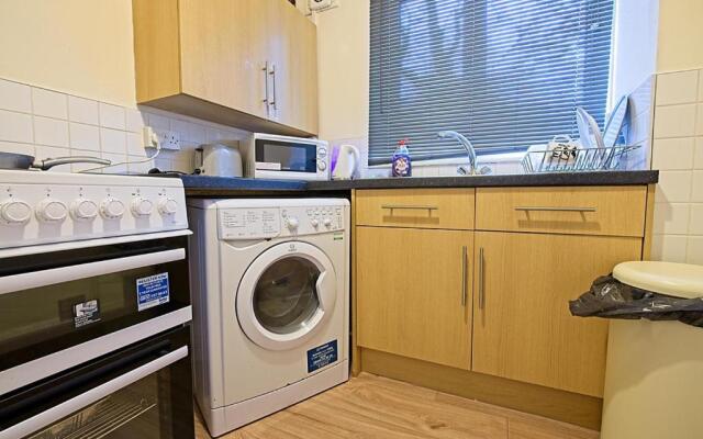 Stylish Five Star Rated Apartment