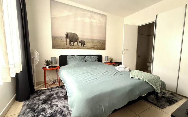 Peaceful 2 minutes European Parliament