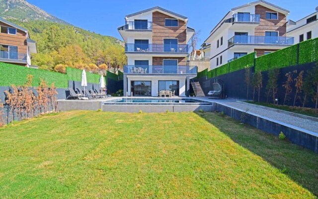 Stunning 4-bed Villa: Private Pool, Sauna & Hammam