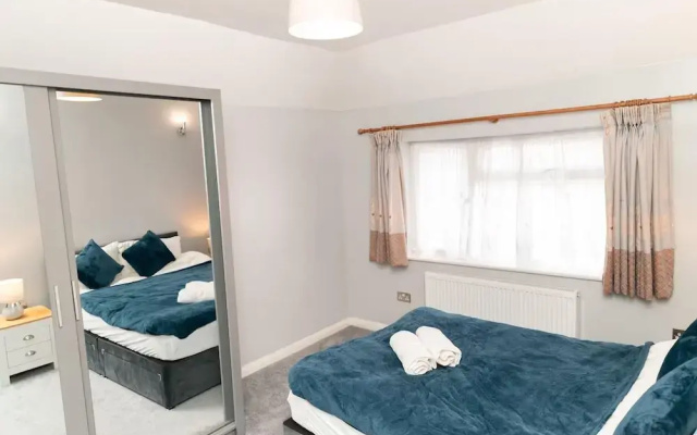 House - Sleeps 5 - Ensuite Bedrooms