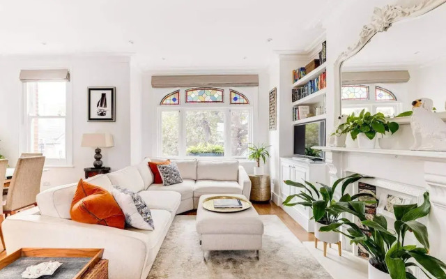 Luxury 3-bed Apartment in Central London