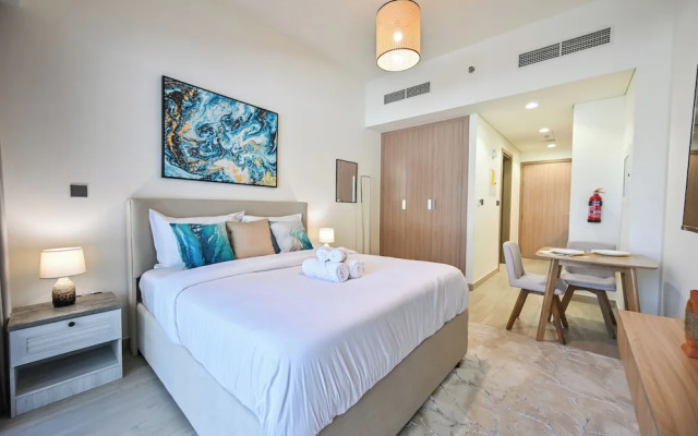 Luxury Studio in Azizi Riviera