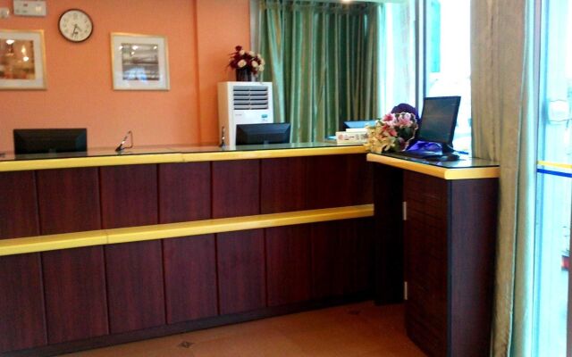 Home Inn – Lobby – Qingdao