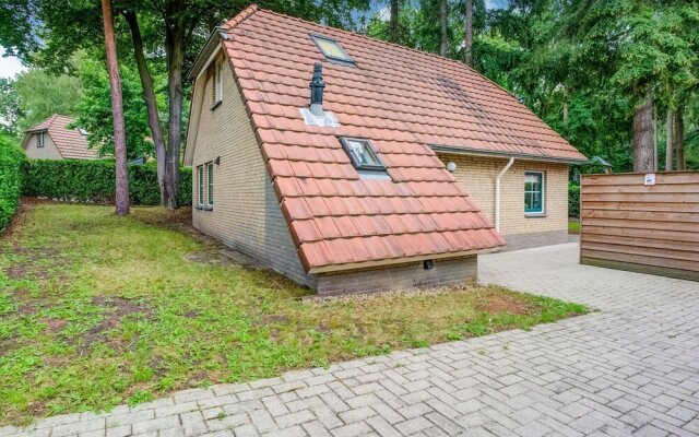 Lovely Holiday Home in Lunteren near Forest
