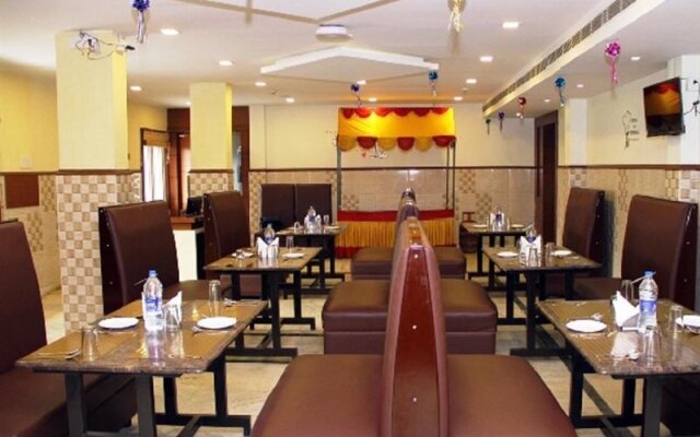 Poppys S.E.T Residency Kumbakonam.