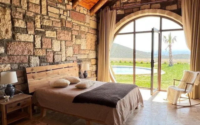 Amazing Stone House With Private Pool in Iznik