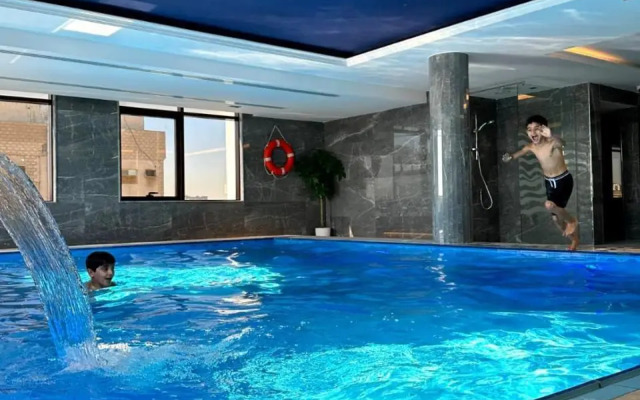 Crown Suites