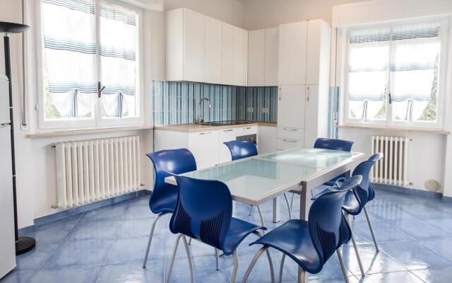N235 - Numana, ampio appartamento con terrazzo vista mare