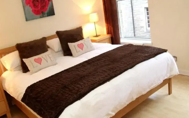 Blackfriars Apartment