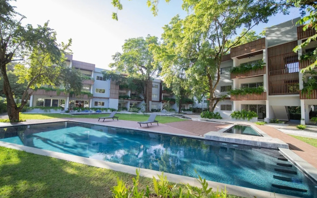 Caribbean Breeze - 2BR Apartment Close to Beach!