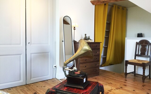 Le Carre Des Muses