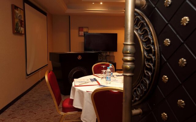 Golden Tulip Hotel