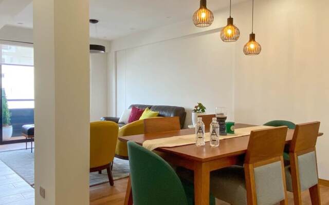 Amazing 3BR With Balcony in Miraflores