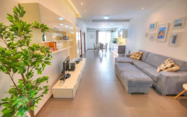 Bright & Large 2bedrooms in Sliema center MPOR1-1